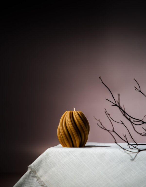 Drop Twirl (Beeswax)